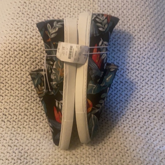 J Crew Slip on Sneakers-Tropical Print- NWT- Men’s size 9 Women’s size 10.5 - Picture 5 of 7